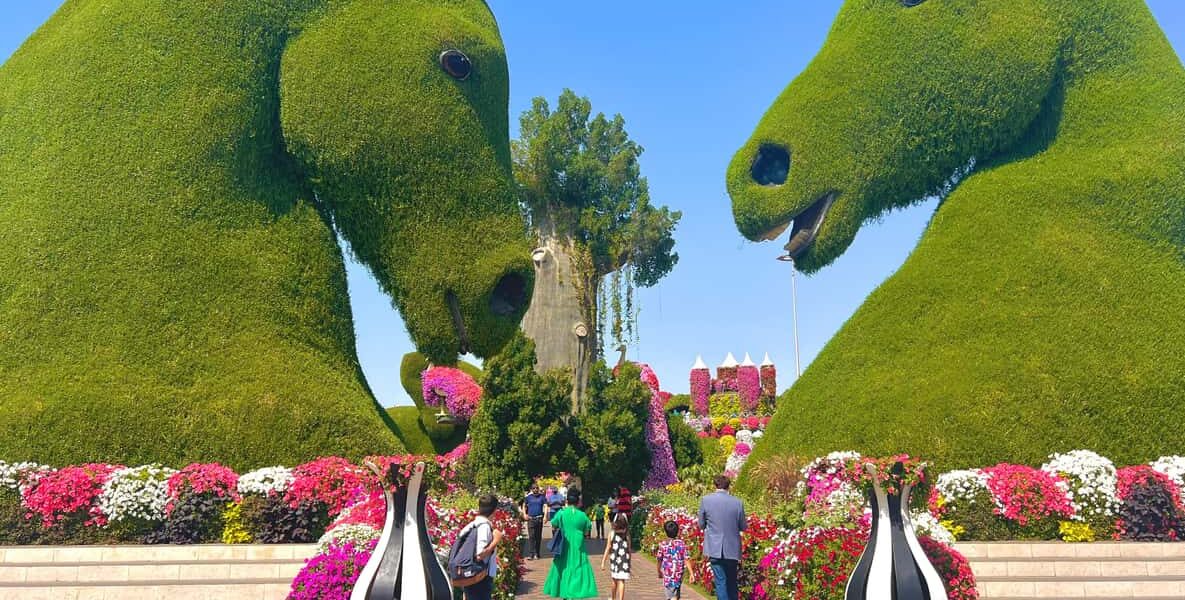 Dubai: Global village and miracle garden Tour with transfers